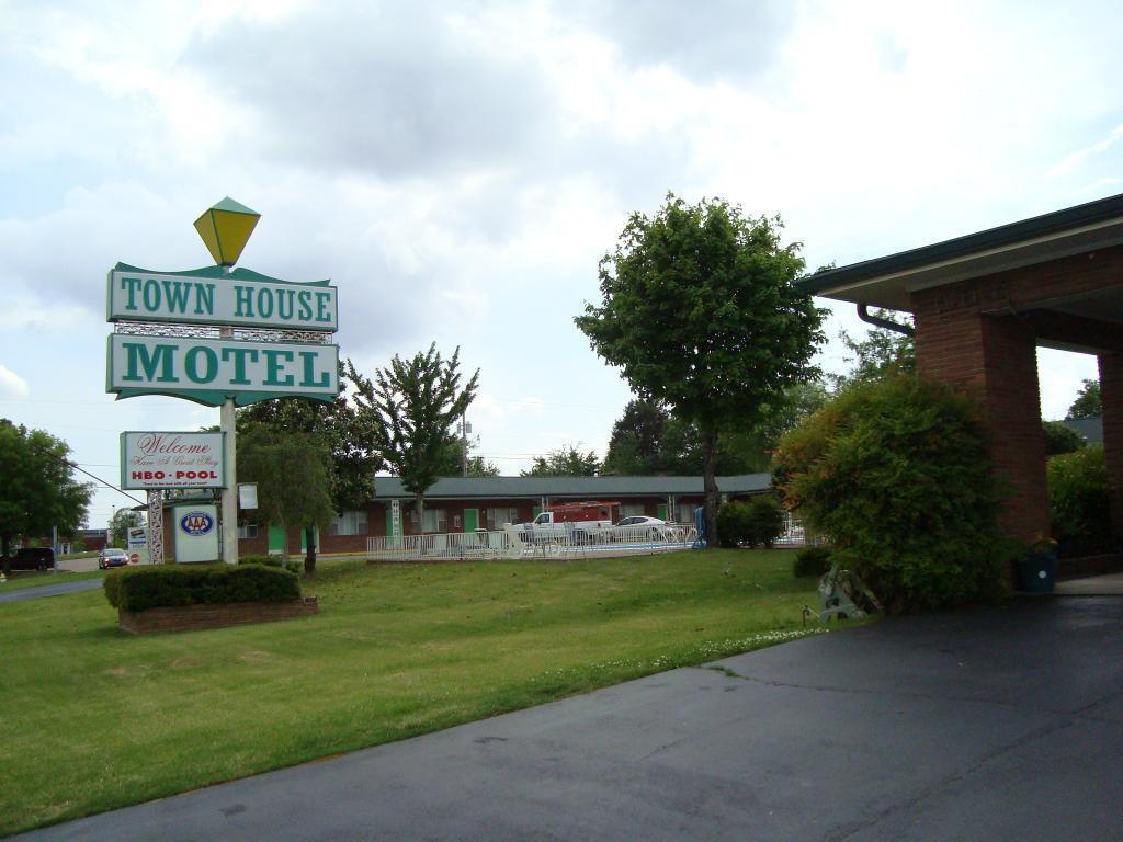 Town House Motel Tupelo Exteriér fotografie